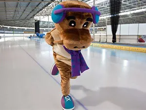 Schaats mee met de mascotte! Foto: Optisport