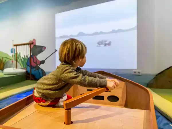 Varen door de wereld van Kikker. Foto: Literatuurmuseum & Kinderboekenmuseum © Sarah Dona