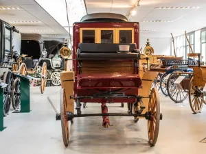 Het Rijtuigmuseum staat vol prachtige rijtuigen. Foto: Museum Vreeburg