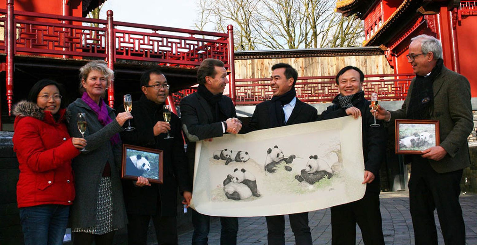 Een feestelijk moment: de goedkeuring van reuzenpandaverblijf Pandasia. Foto: © Ouwehands Dierenpark Rhenen.