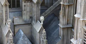 Madurodam: het vrolijkste oorlogsmonument van Nederland De bellende engel van de Sint-Jan zie je ook in Madurodam terug. Foto: Redactie DagjeWeg.NL, Coby Boschma.