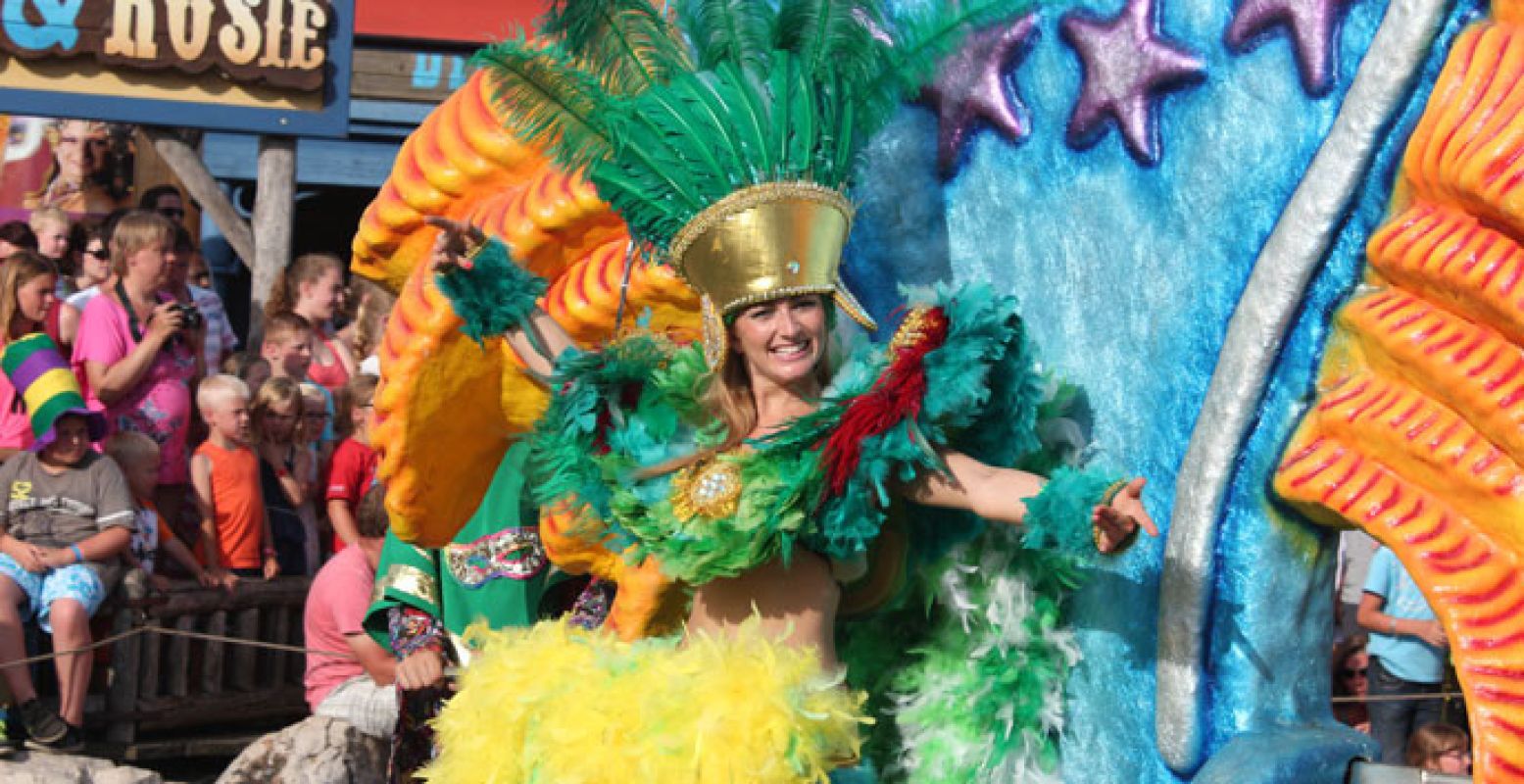 Ontdek spectaculaire acts tijdens Mardi Gras. Foto: Attractie- en Vakantiepark Slagharen.