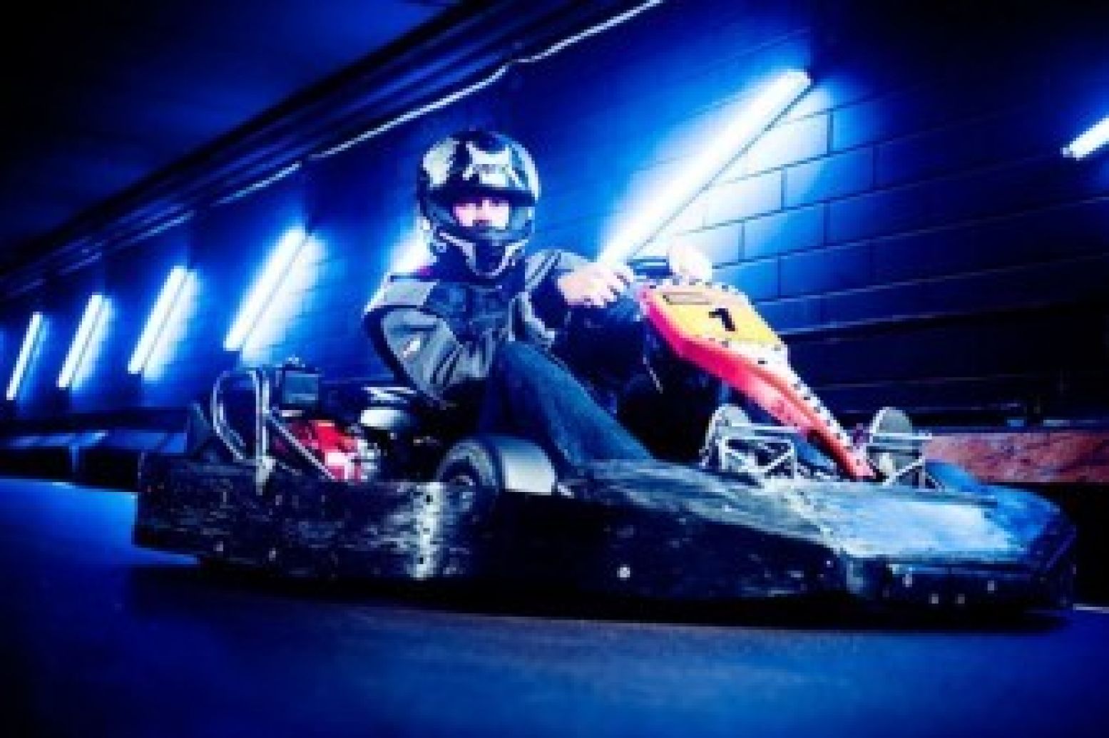 Coronel Kartracing in Huizen.