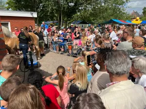 Open Dag Paardenmelkerij de Lage Wierde (Wirdum - Paardenmelkerij de Lage WierdeFoto geüpload door gebruiker.