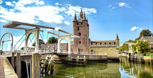 Dit is er te doen in Zierikzee De Zuidhavenpoort in de Oude Haven van Zierikzee. Foto: Unsplash License © Immo Wegmann