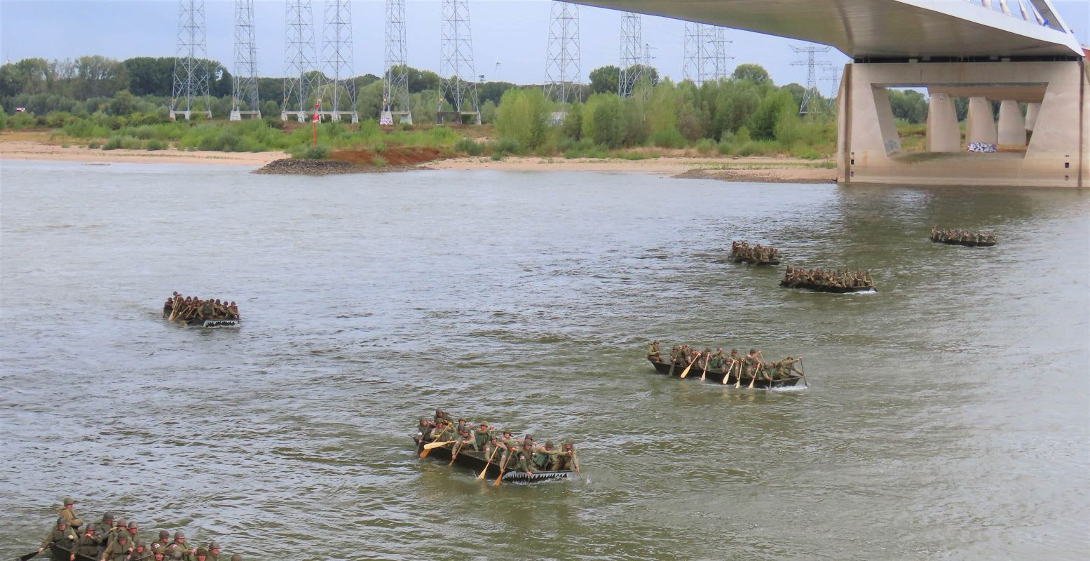 Op 16 en 17 september wordt de Waalcrossing nagespeeld. Foto: Rèzlin Kiekebos