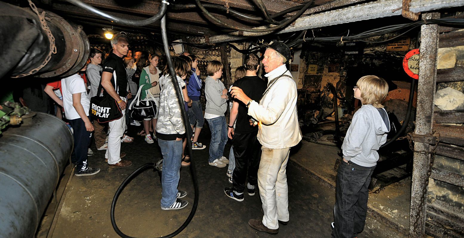 De rondleiding is ook voor kinderen erg interessant. Foto: Steenkolenmijn Valkenburg.