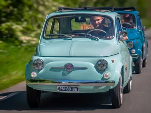 Cruise door mooie landschappen in een tijdloze klassieker. Foto: Classic Wheels Oldtimer Verhuur