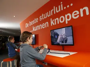 Leer knopen leggen. Foto: Reddingmuseum Dorus Rijkers