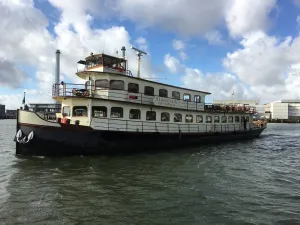 Dagje varen in Rotterdam. Foto: Rebus Varende Evenementen.