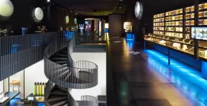 Bezoek de leukste kindermusea van Amsterdam Overal in Micropia is weer iets nieuws te ontdekken over microben. Foto: Micropia © Meike Hansen
