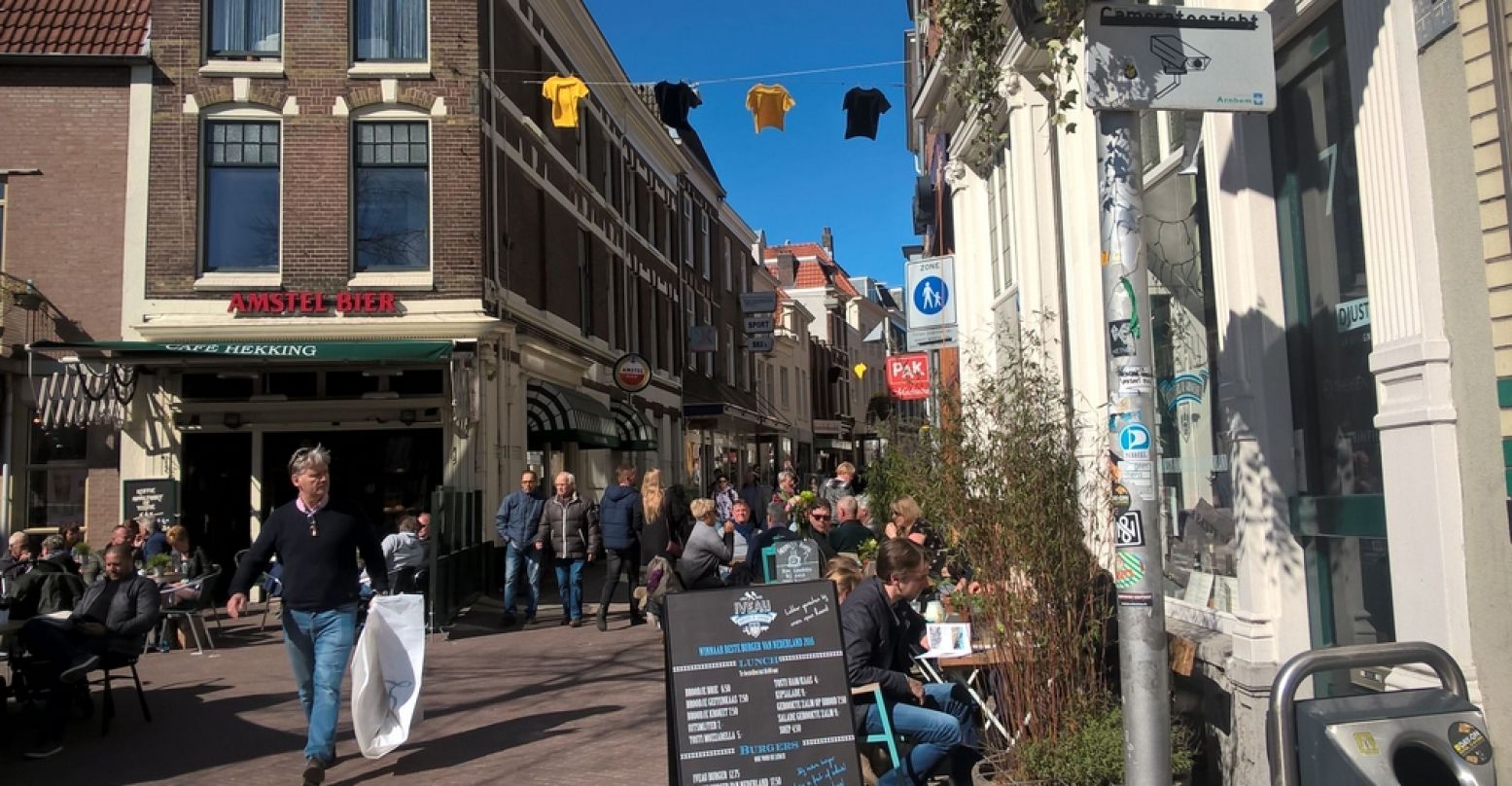 Lekker shoppen en een terrasje pikken in Arnhem. Foto: DagjeWeg.NL
