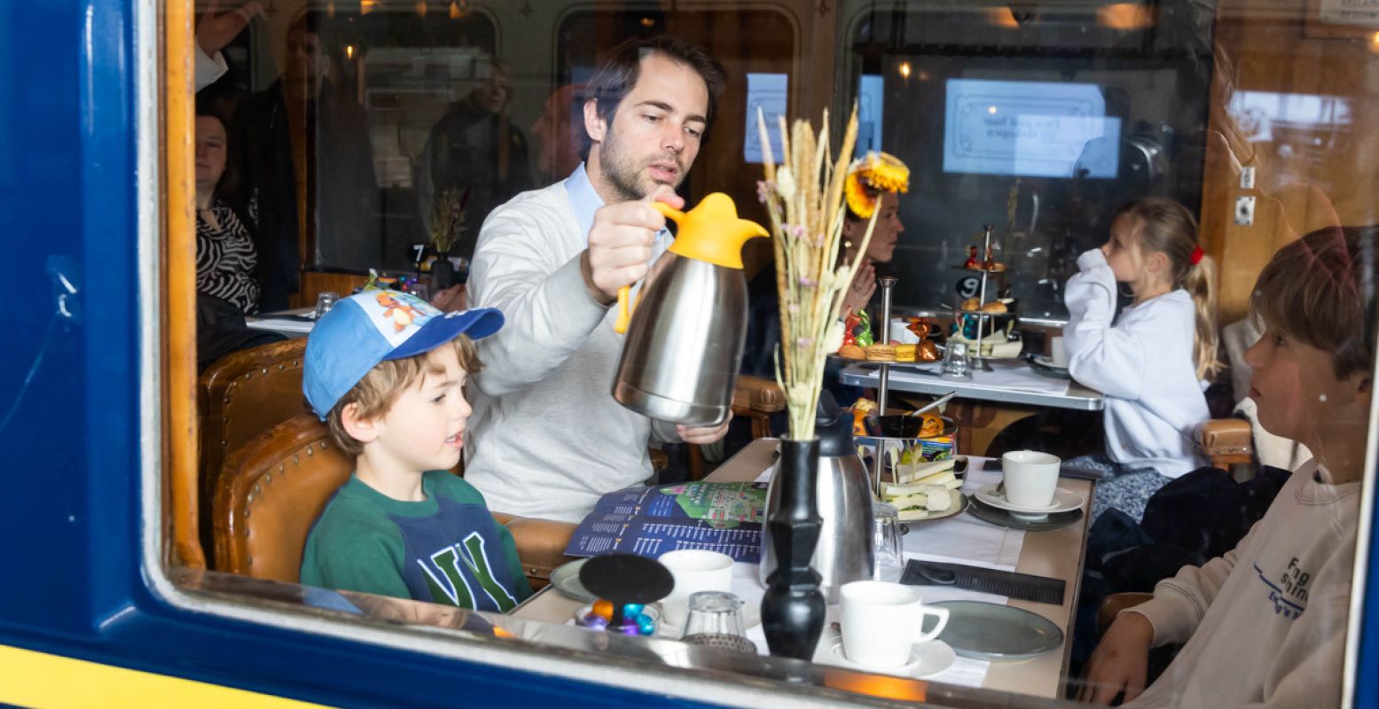 Geniet van een heerlijke high tea. Foto: Spoorwegmuseum