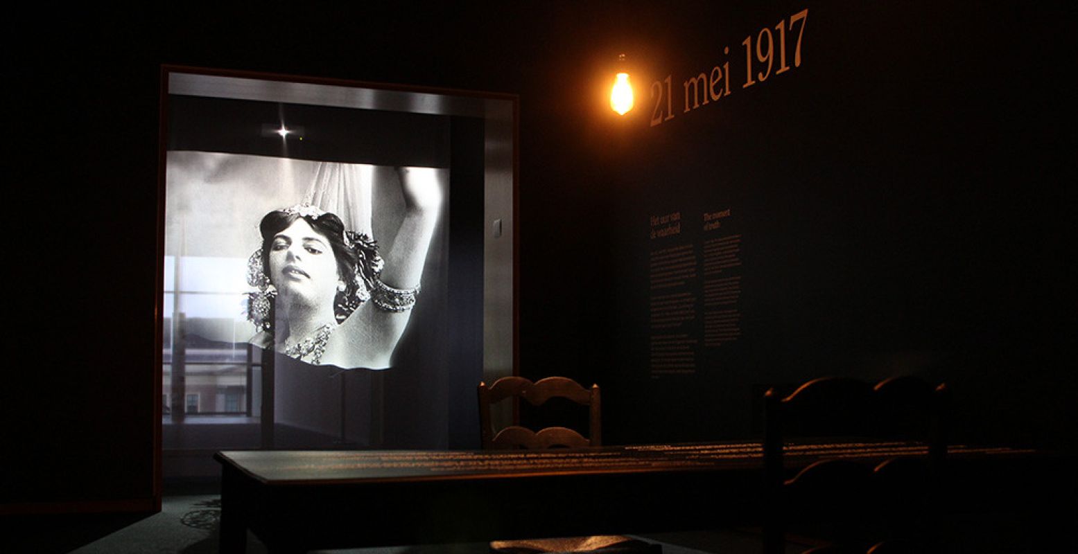 De verhoorkamer in de tentoonstelling. Foto: Redactie DagjeWeg.NL.