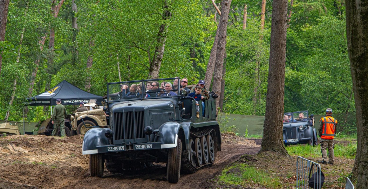 De voertuigen rijden vrijwel de hele dag. Foto: Oorlogsmuseum Overloon