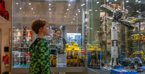 Dagje uit te duur geworden? Hier niet! Ga met korting naar Het Museum van de 20e Eeuw en ontdek onder andere hun enorme LEGO collectie. Foto: Museum van de 20e Eeuw