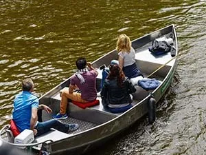 Canal Motorboats Samen het water op. Foto: Canal Motorboats