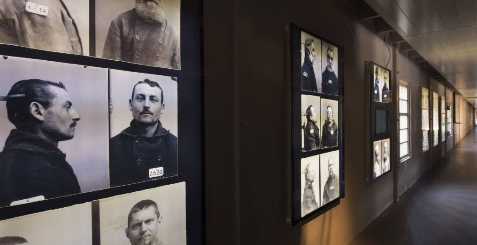 Zie de portretten van de inwoners van Veenhuizen. Foto: Nationaal Gevangenismuseum