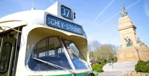 Met de tram naar het strand