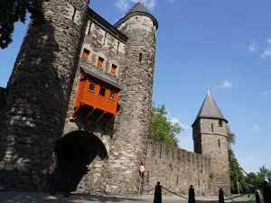 Helpoort van Maastricht De Helpoort van Maastricht. Foto: André LÃ¶wenthal