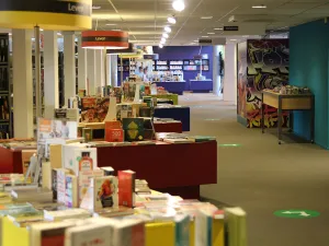 Bibliotheek Purmerend Leen een goed boek of leuke film. Foto: DagjeWeg.NL