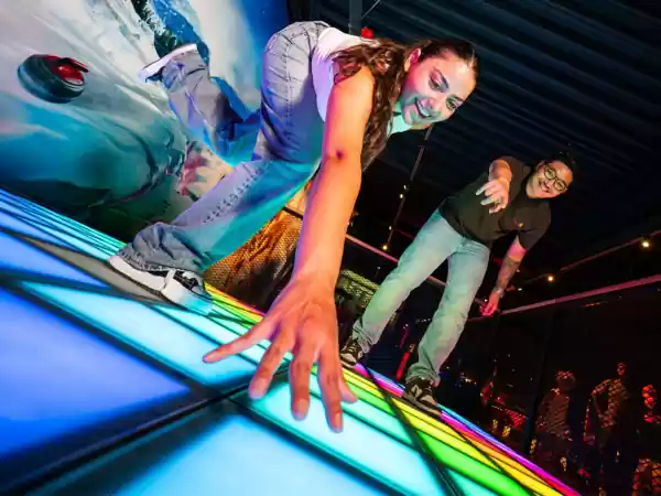 Toon je capaciteiten op de Matrix Floor. Foto: Hollywood Entertainment Center Toon je capaciteiten op de Matrix Floor. Foto: Hollywood Entertainment Center