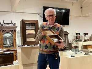 Enthousiaste presentatie boordevol muziek. Foto: Kijk & Luistermuseum