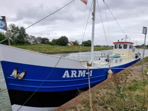 Historische Scheepswerf C.A. Meerman De ARM-1 (ARneMuiden-1) bij de scheepswerf aangemeerd. Foto: DagjeWeg.NL