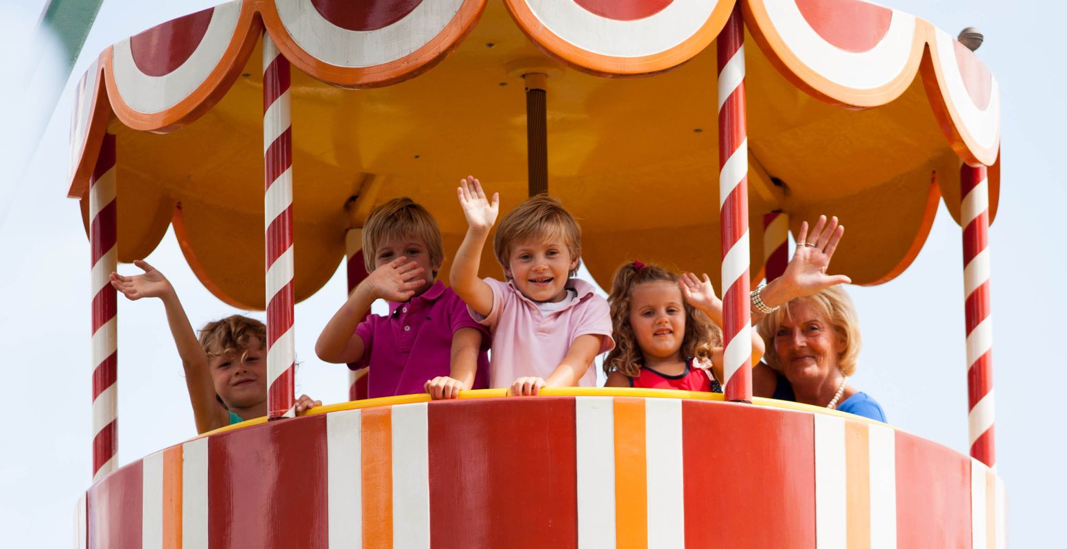 Kinderen hebben de grootste pret in de Julianatoren. Foto: Julianatoren