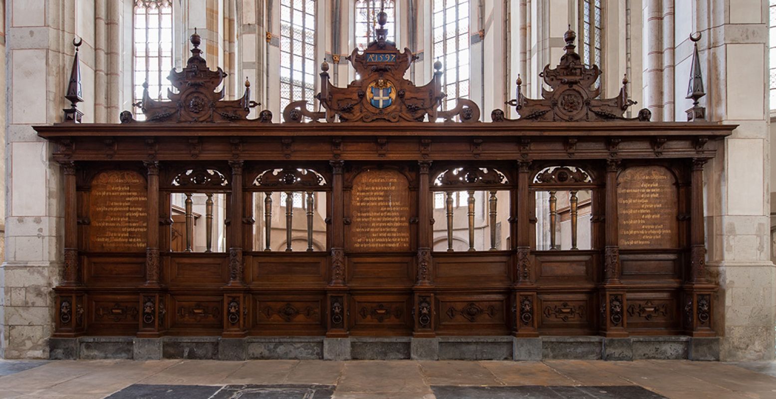 Wandel met de audiotour langs de hoogtepunten in de kerk. Foto: Femke Lockefeer