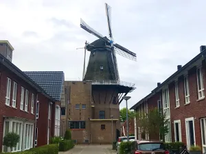 Concordiamolen Ede De Concordiamolen is niet te missen nabij het centrum van Ede. Foto: DagjeWeg.NL