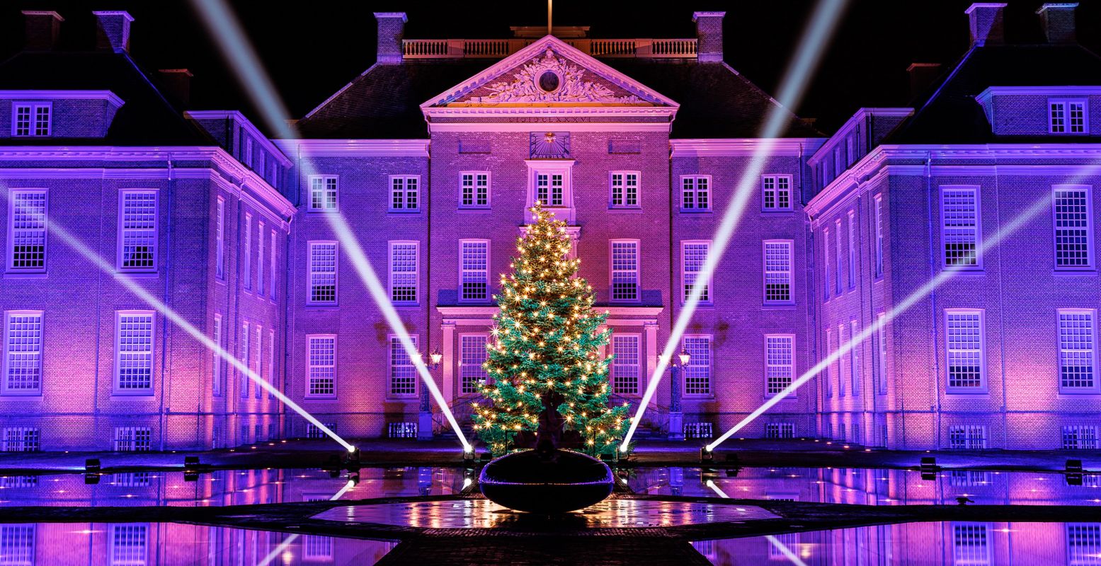 Paleis Het Loo is in december en de kerstvakantie prachtig verlicht! Foto: Paleis Het Loo