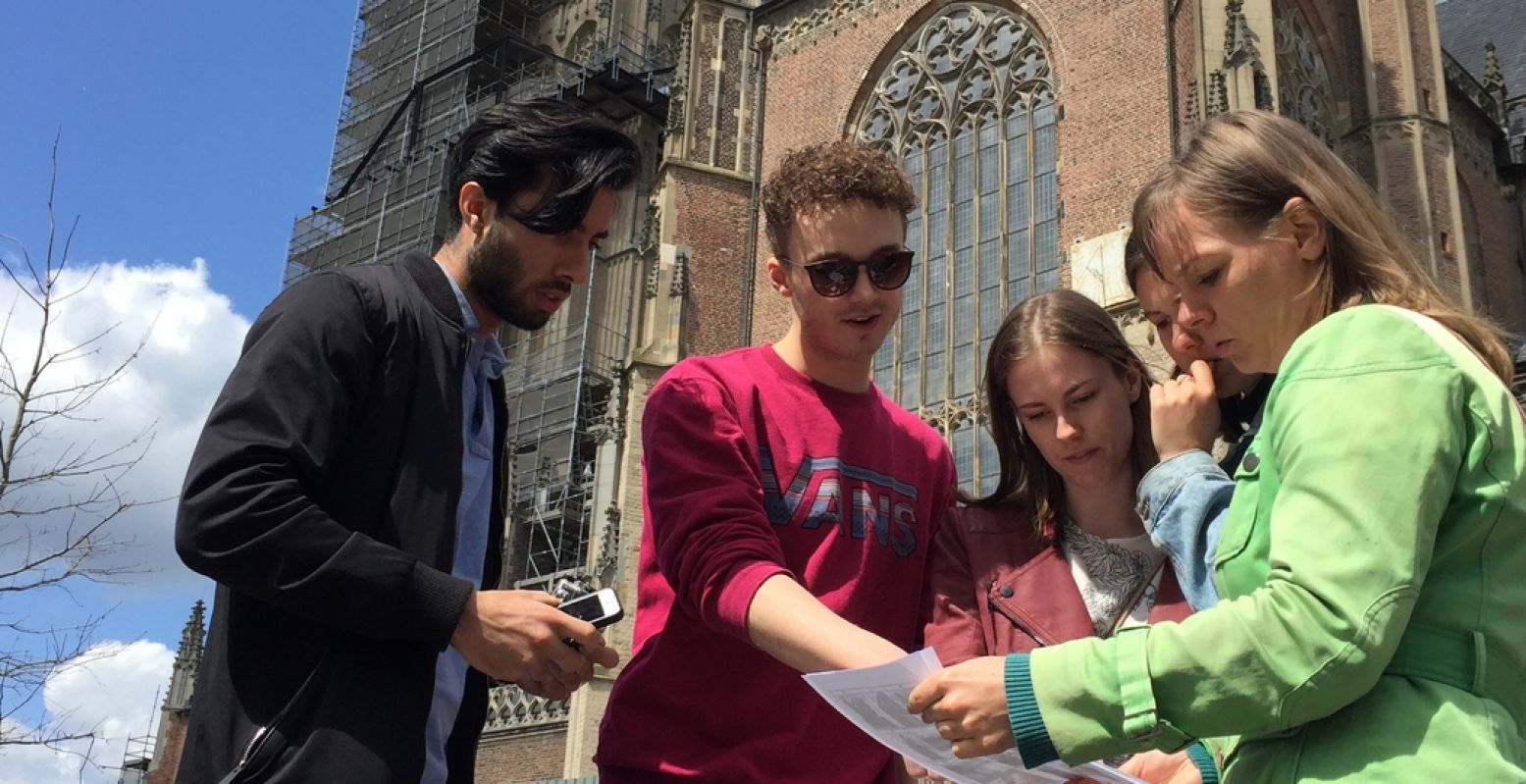 Speuren, puzzelen: los samen een moord op in een stad naar keuze met de Whatsapp Moordtocht. Foto: Stad Unique