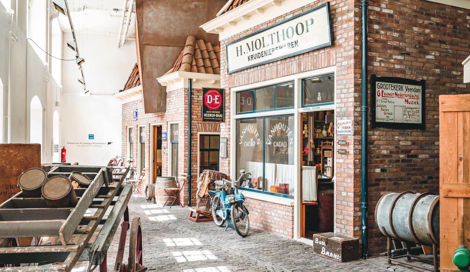 In het Veenkoloniaal Museum stap je als het ware in een geschiedenisboek. Foto: Visit Groningen © Sebastiaan Rodenhuis Fotografie In het Veenkoloniaal Museum stap je als het ware in een geschiedenisboek. Foto: Visit Groningen © Sebastiaan Rodenhuis Fotografie