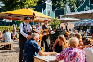 Zomeravonden in het Openluchtmuseum Fotobeschrijving: Zomeravond. Foto: (c) Het Openluchtmuseum.