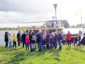 Kinderen gaan de natuur in met professor speurneus Fotograaf: Cees van Doodeweerd Kinderen gaan de natuur in met professor speurneus Fotograaf: Cees van Doodeweerd
