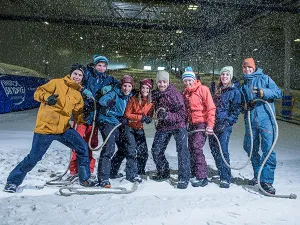 Leuk groepsuitje! Foto: SnowWorld Terneuzen.