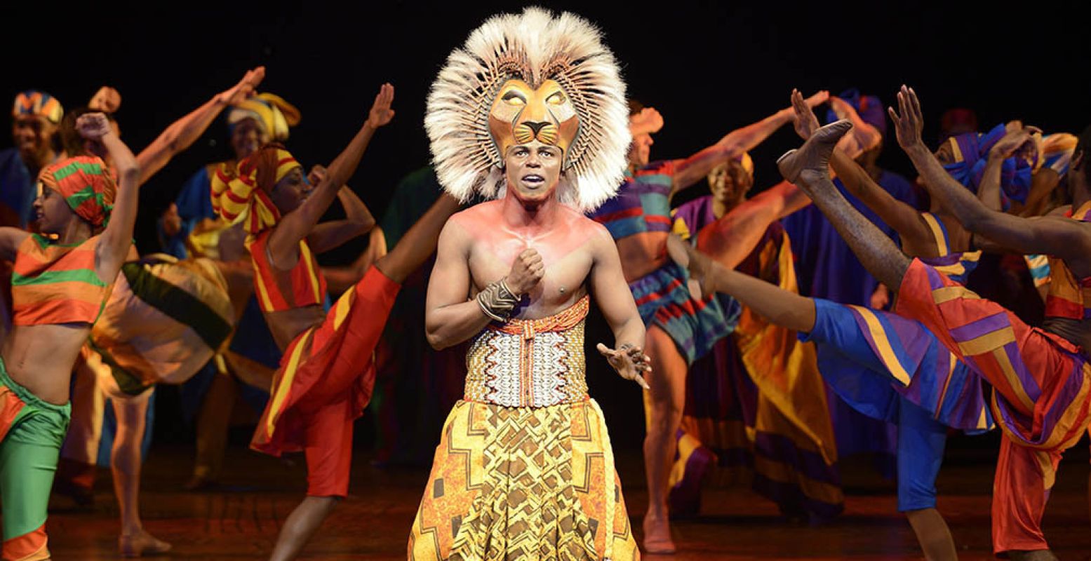 Simba tijdens het nummer 'He Lives in You' uit de musical The Lion King. Foto: Deen van Meer.