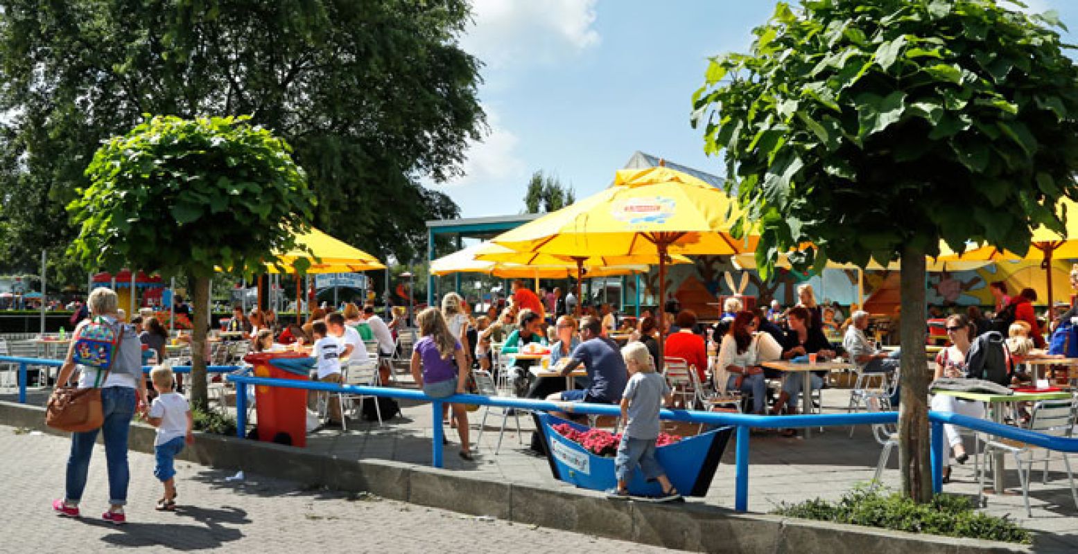 Laat het zonnetje maar schijnen op het terras. IJsje erbij?