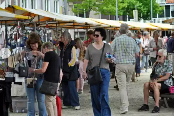 Kunst uit de Bocht Kunstmarkt. Foto: Fons Wegman