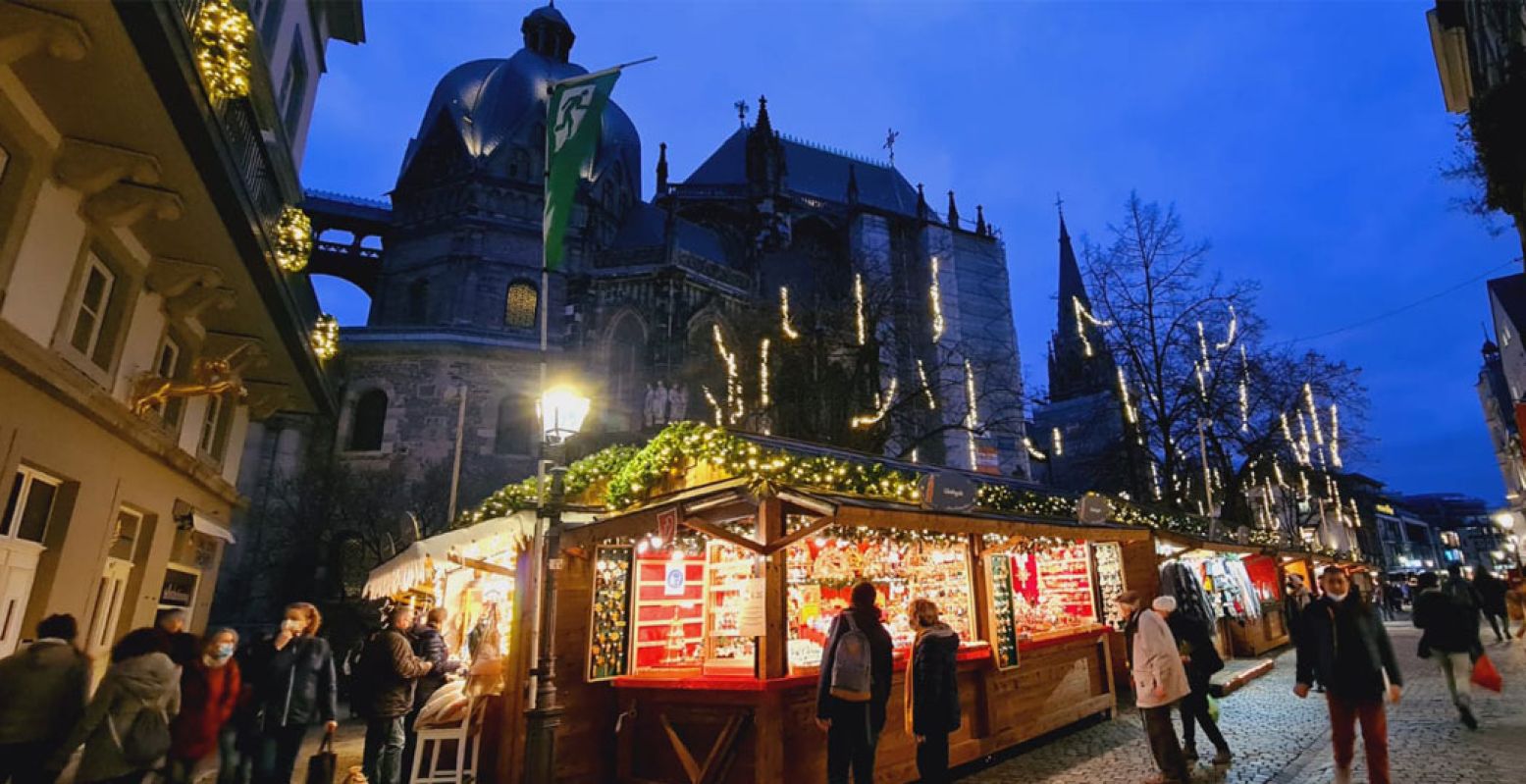 Bezoek ook de beroemde kerstmarkt in het Duitse Aken, net over de grens bij Limburg. Foto: Thea Pigmans