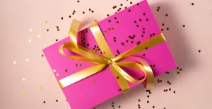 Op zoek naar een cadeau? Geef een dagje uit! Een heerlijk dagje uit. Leuk om te krijgen én leuk om te geven! Foto:  Unsplash License  © Ekaterina Shevchenko