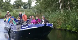 Zomervaartocht op de Nieuwkoopse Plassen Zomervaartocht op de Nieuwkoopse PlassenFoto geüpload door gebruiker Natuurmonumenten.