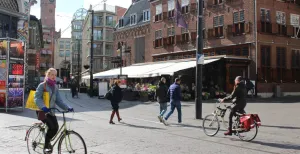 Wandel door Den Haag met Jan Siebelink Wandel door literaire plekjes in Den Haag. Foto: DagjeWeg.NL.