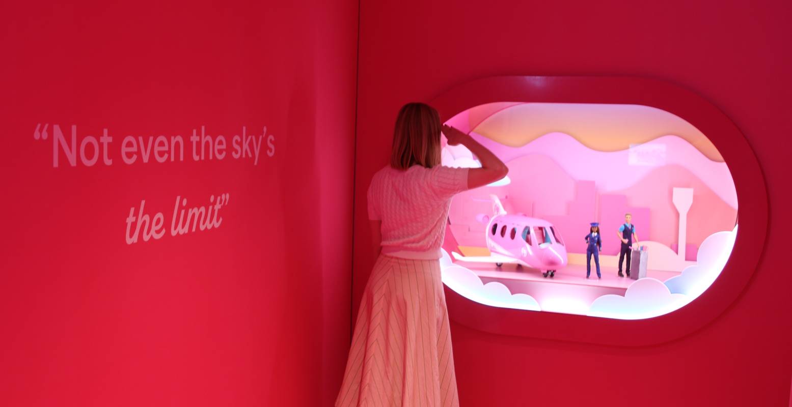 De wijze woorden van Barbie: "Not even the sky's the limit!" Foto: DagjeWeg.NL Elze van der Vies De wijze woorden van Barbie: "Not even the sky's the limit!" Foto: DagjeWeg.NL Elze van der Vies