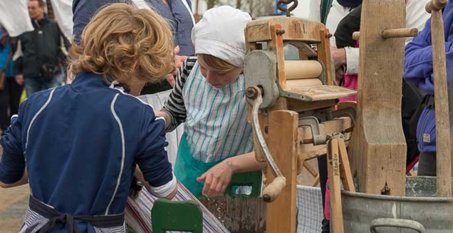 Oude ambachten en shantymuziek. Foto: Vlootdag Harlingen