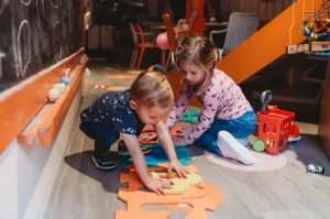 Laat kinderen lekker spelen, terwijl jij geniet van een rustmoment met een hapje en drankje. Foto: ZieZo! Harderwijk