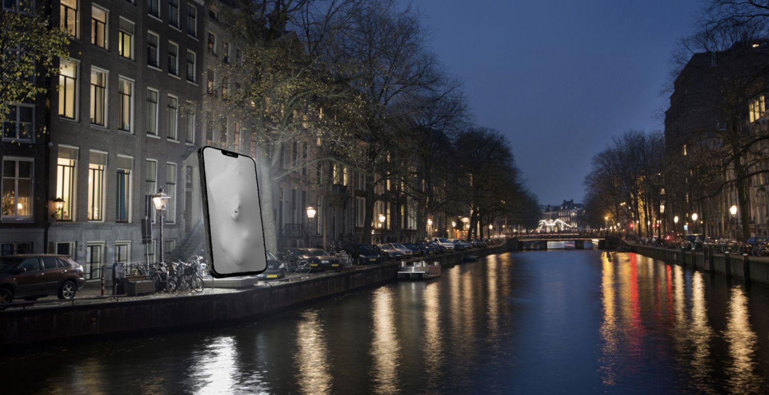 Cell Phone, Liam Campbell (artist impression). Het thema van 2024 wijst je op het effect van technologie en AI. Foto: Amsterdam Light Festival