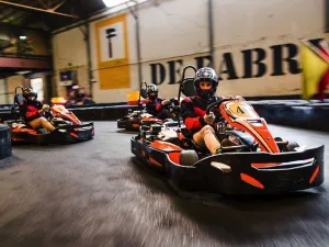 Wie is de snelste coureur? Foto: Kartfabrique Utrecht