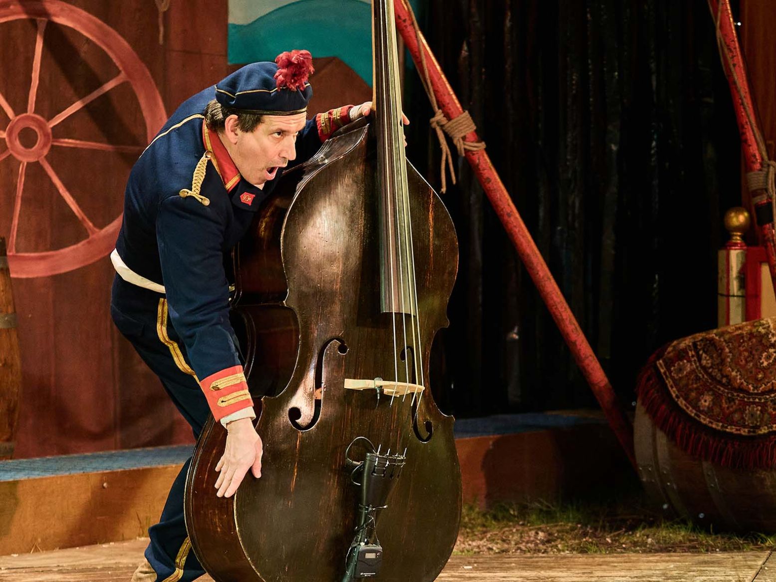 Meeslepende muziek en circusacts. Foto: Circustheater Zanzara